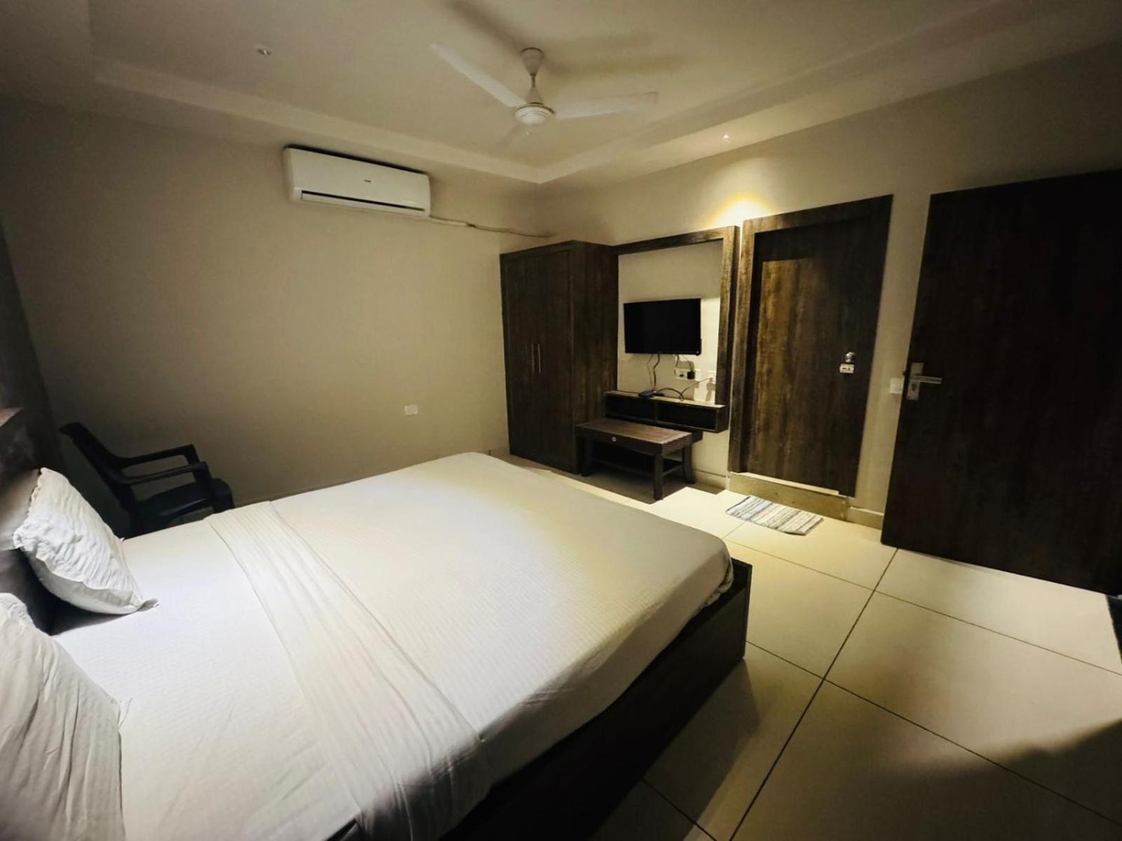 Hotel Pearl Inn Rudrapur Exteriér fotografie