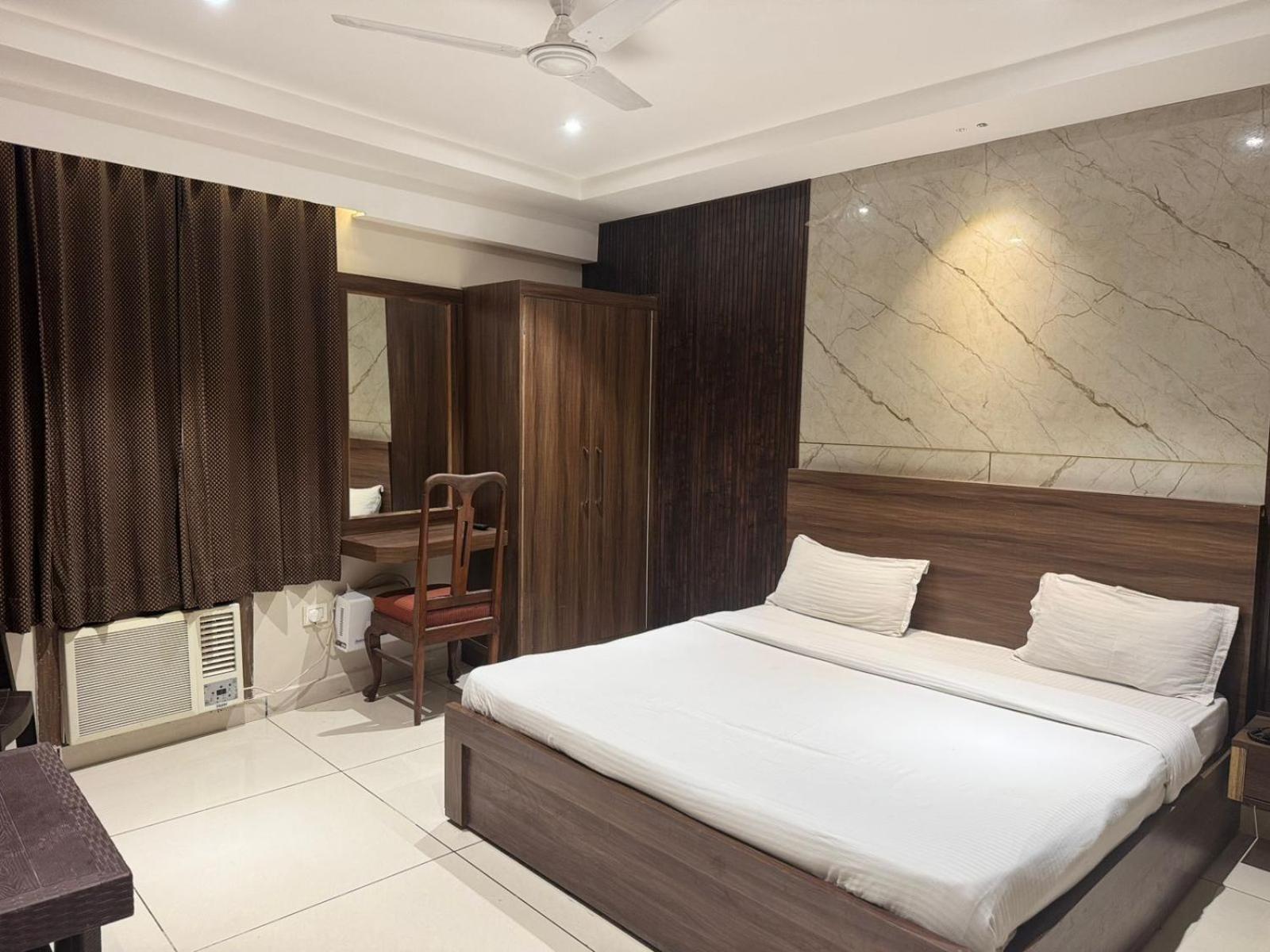 Hotel Pearl Inn Rudrapur Exteriér fotografie