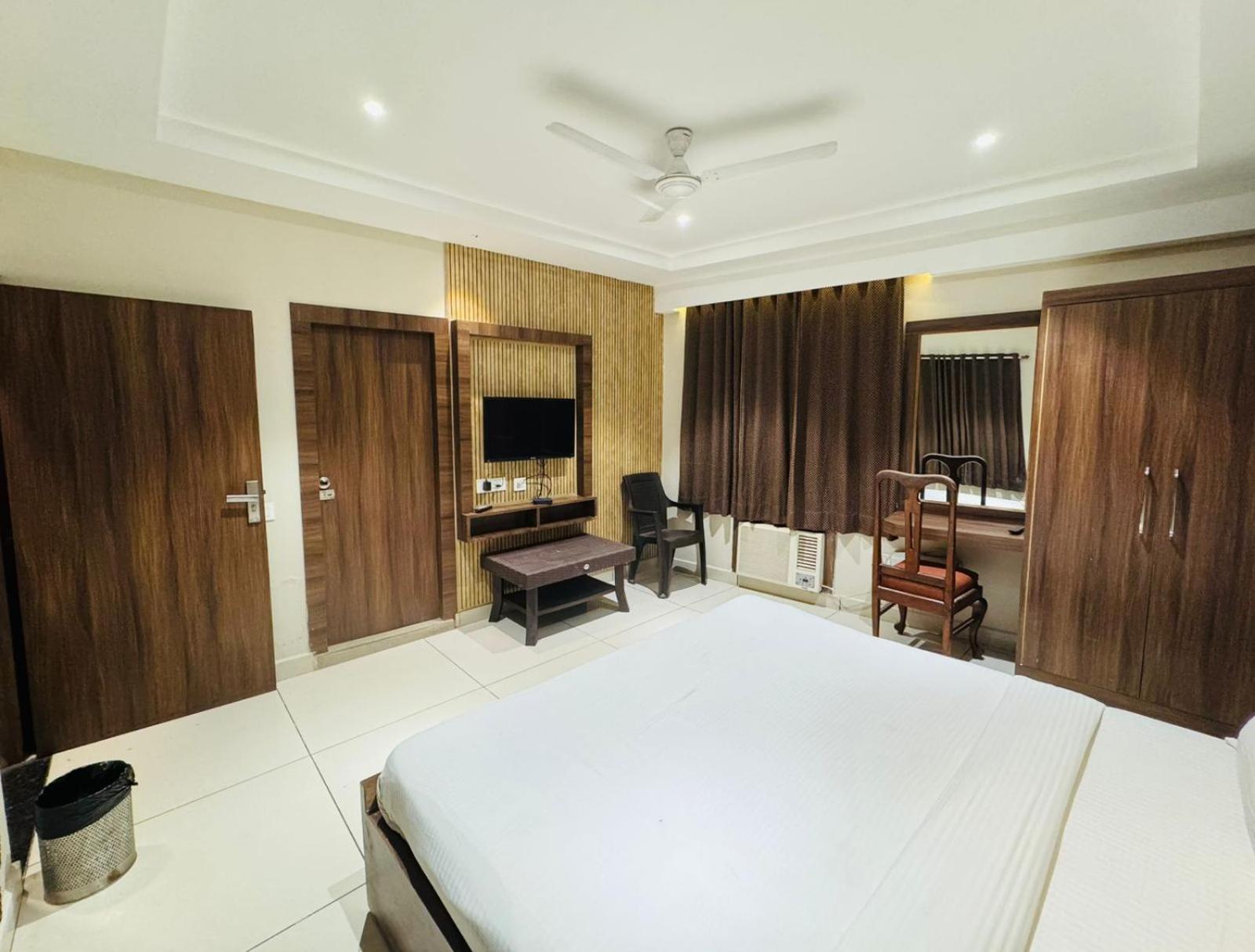 Hotel Pearl Inn Rudrapur Exteriér fotografie
