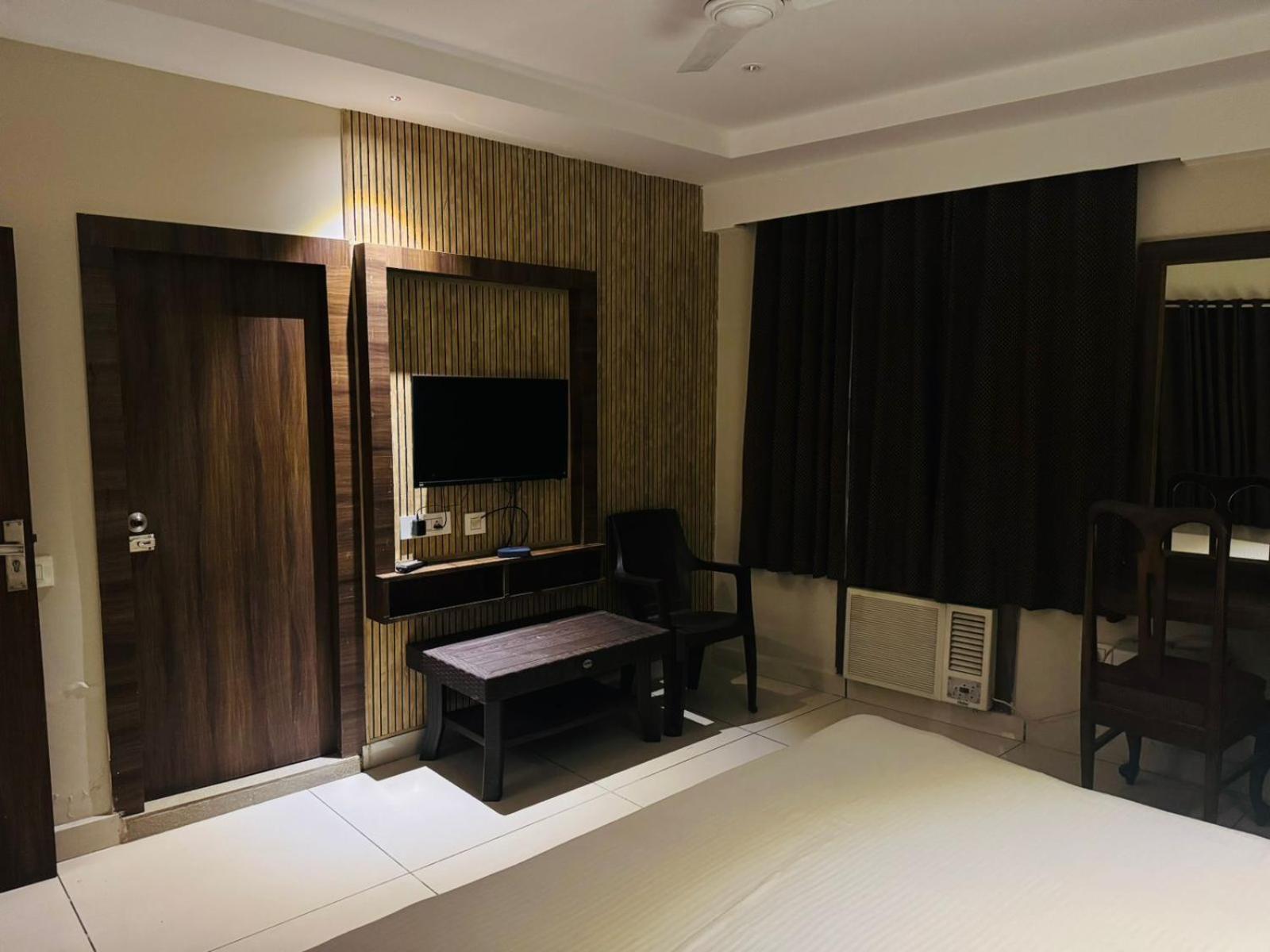 Hotel Pearl Inn Rudrapur Exteriér fotografie